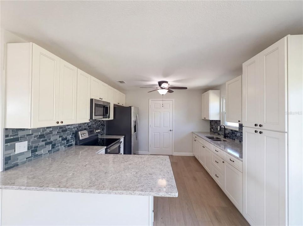 Activo con contrato: $239,000 (2 camas, 2 baños, 1192 Pies cuadrados)