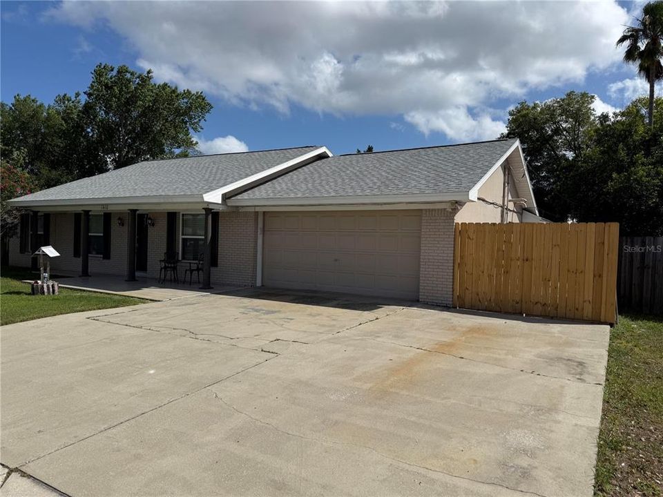 Active With Contract: $359,900 (3 beds, 2 baths, 1769 Square Feet)