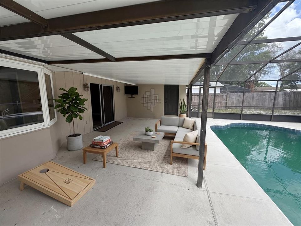 Active With Contract: $359,900 (3 beds, 2 baths, 1769 Square Feet)
