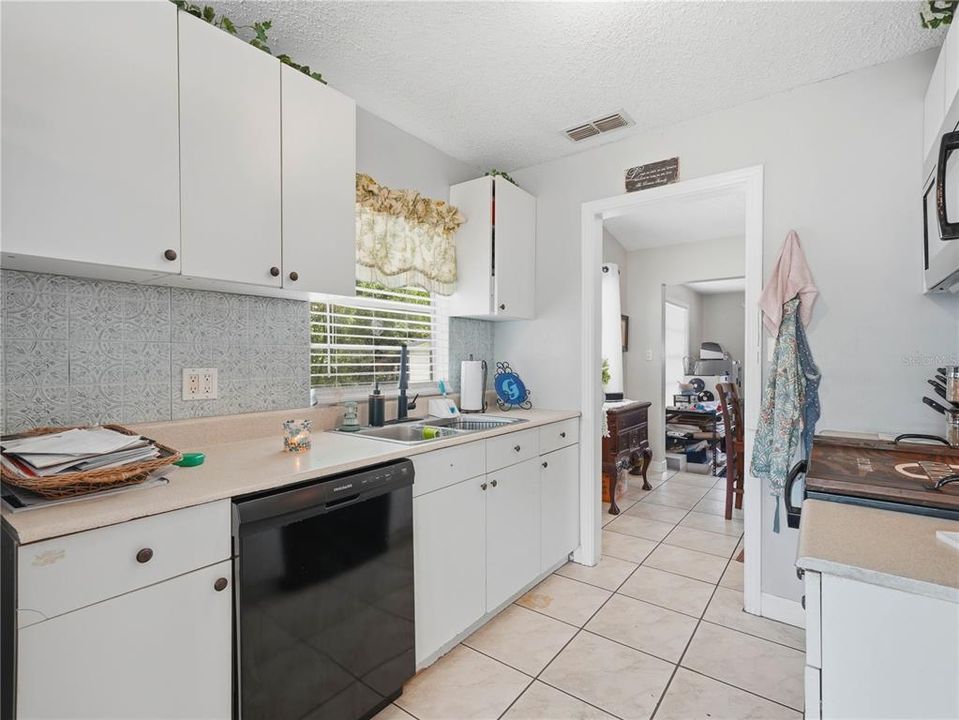 En Venta: $185,000 (3 camas, 1 baños, 1719 Pies cuadrados)