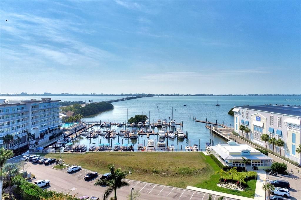Active With Contract: $659,000 (3 beds, 3 baths, 1664 Square Feet)