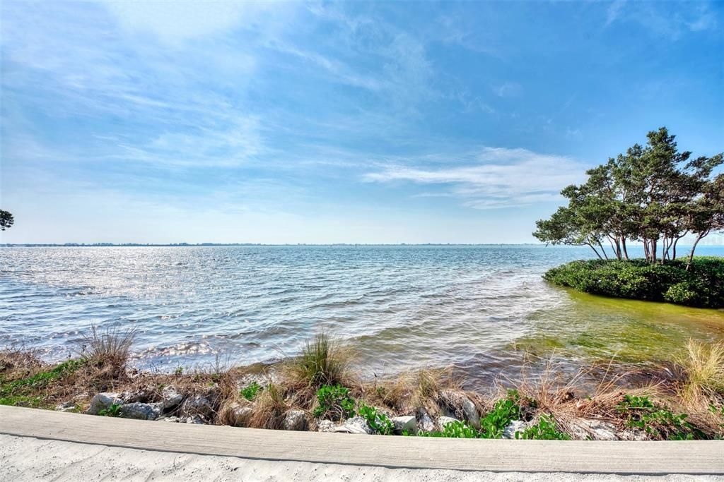 Active With Contract: $659,000 (3 beds, 3 baths, 1664 Square Feet)