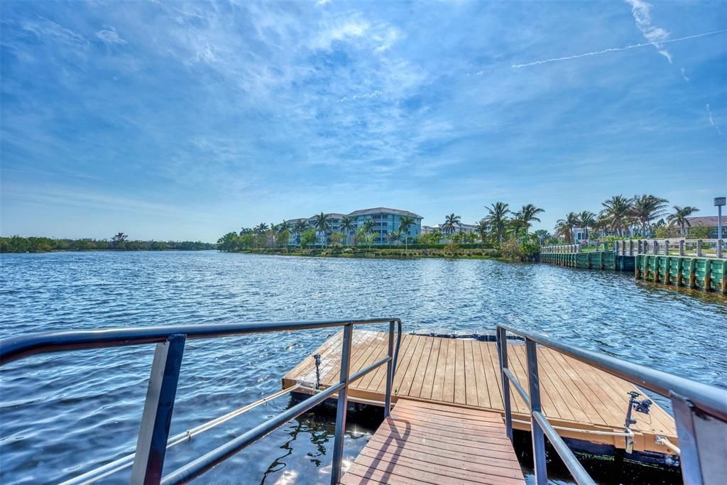 Active With Contract: $659,000 (3 beds, 3 baths, 1664 Square Feet)