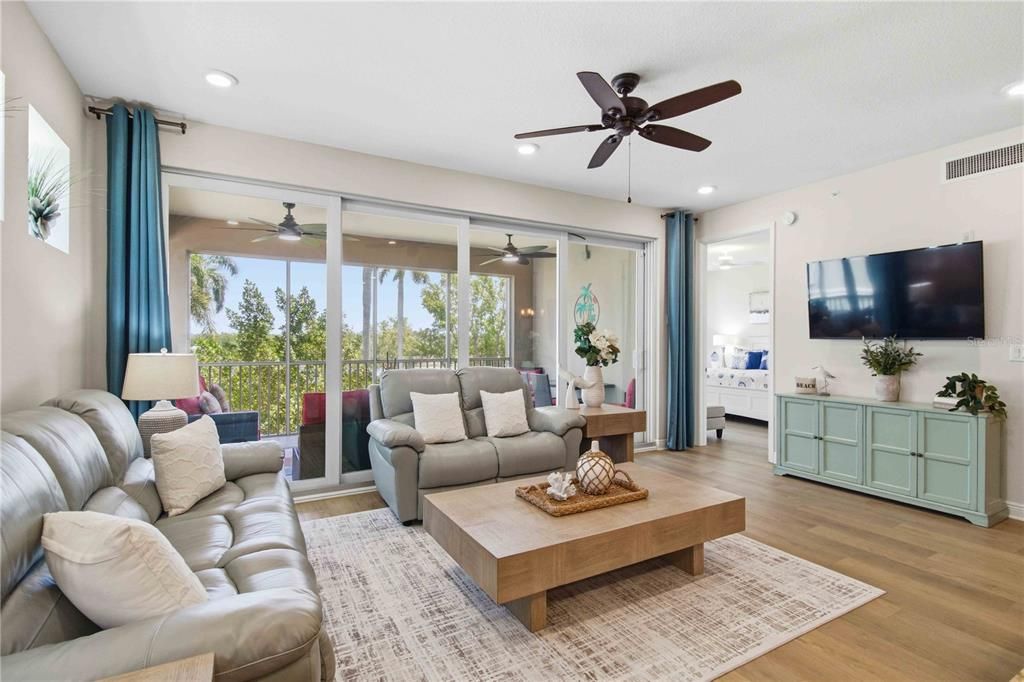 Active With Contract: $659,000 (3 beds, 3 baths, 1664 Square Feet)