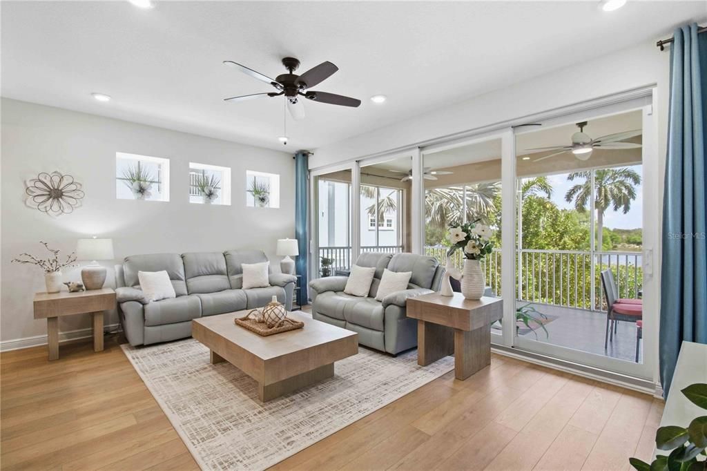 Active With Contract: $659,000 (3 beds, 3 baths, 1664 Square Feet)