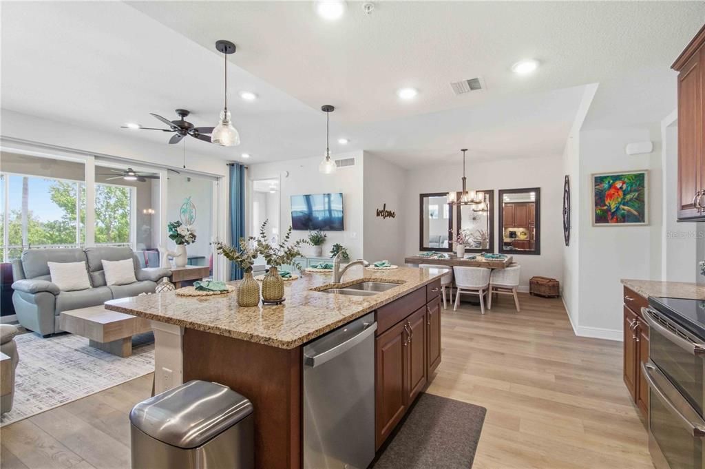Active With Contract: $659,000 (3 beds, 3 baths, 1664 Square Feet)