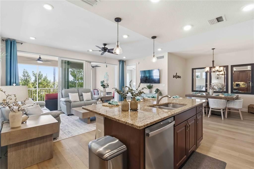 Active With Contract: $659,000 (3 beds, 3 baths, 1664 Square Feet)