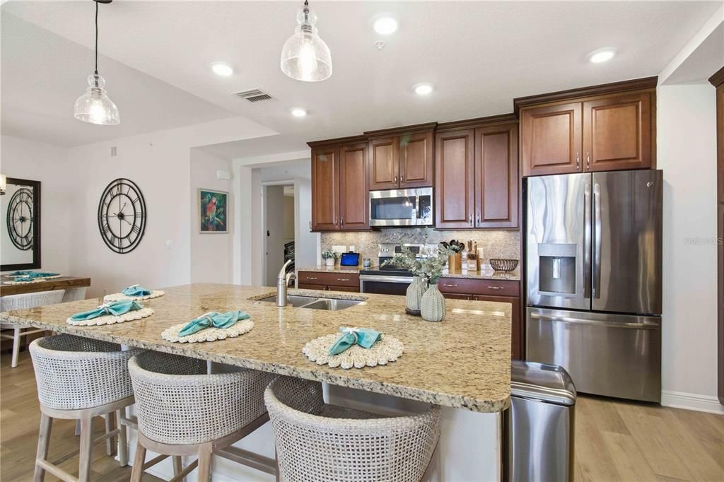 Active With Contract: $659,000 (3 beds, 3 baths, 1664 Square Feet)
