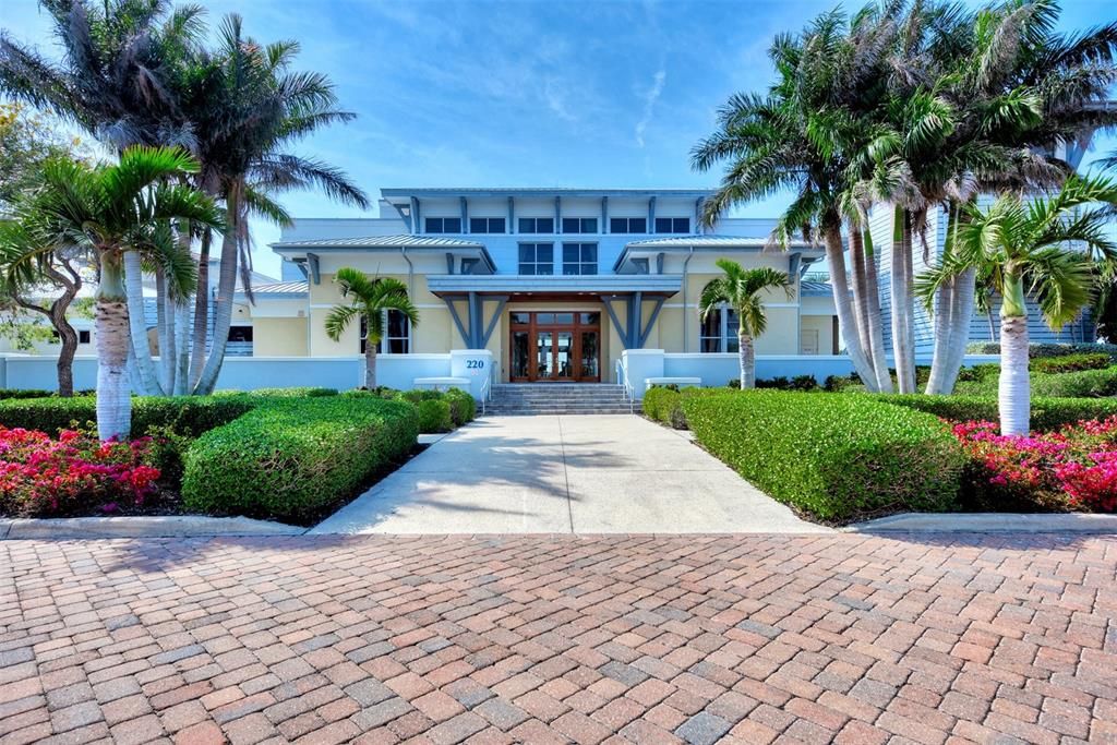 Active With Contract: $659,000 (3 beds, 3 baths, 1664 Square Feet)