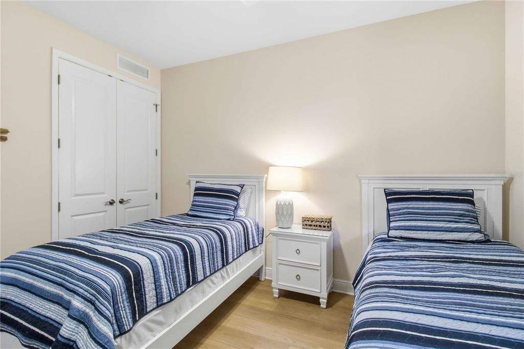 Active With Contract: $659,000 (3 beds, 3 baths, 1664 Square Feet)