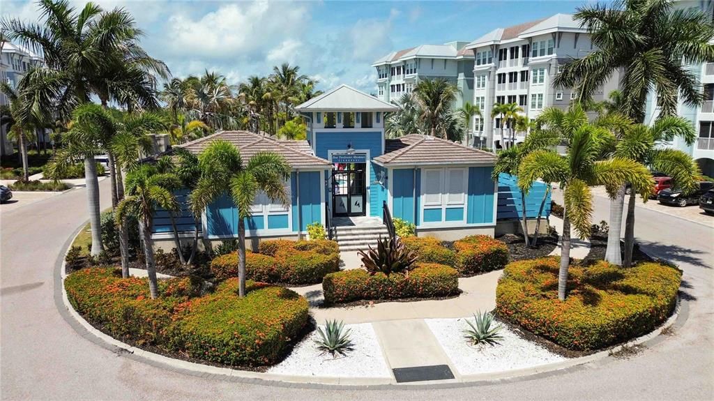 Active With Contract: $659,000 (3 beds, 3 baths, 1664 Square Feet)