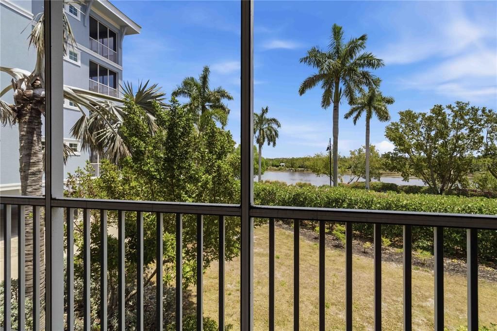 Active With Contract: $659,000 (3 beds, 3 baths, 1664 Square Feet)