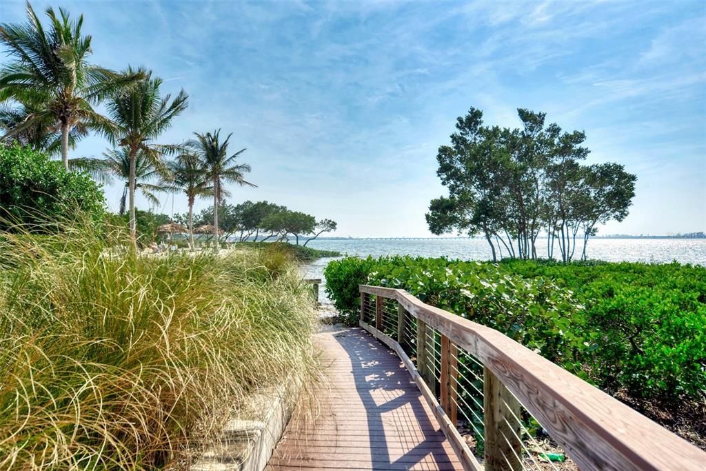 Active With Contract: $659,000 (3 beds, 3 baths, 1664 Square Feet)