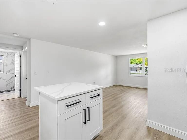 For Rent: $2,050 (3 beds, 2 baths, 1210 Square Feet)