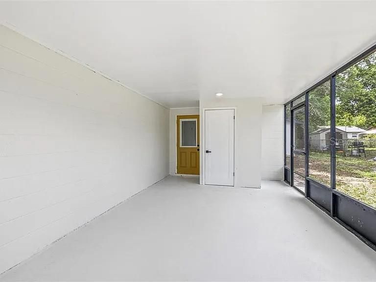 For Rent: $2,050 (3 beds, 2 baths, 1210 Square Feet)