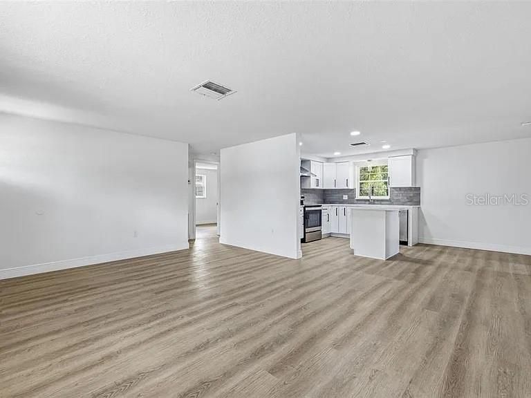 For Rent: $2,050 (3 beds, 2 baths, 1210 Square Feet)