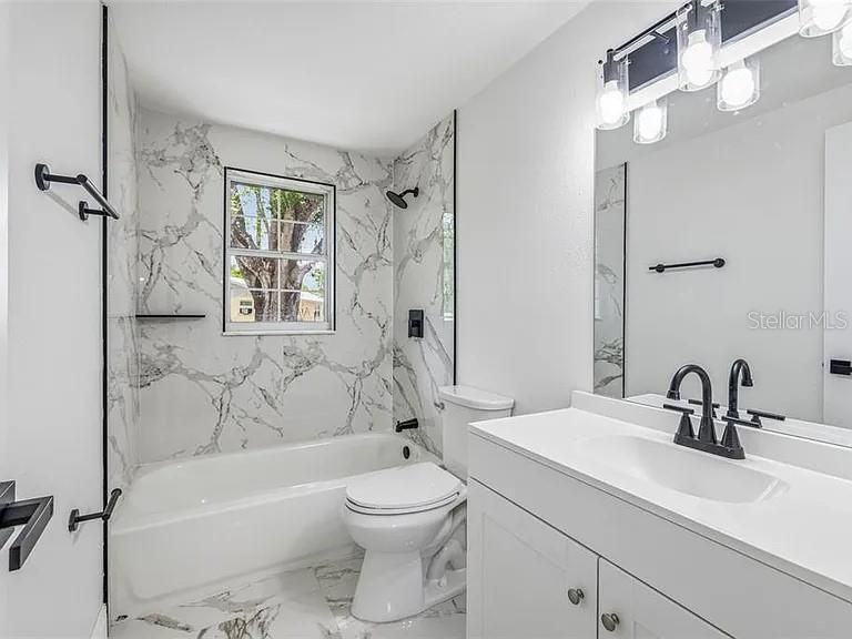 For Rent: $2,050 (3 beds, 2 baths, 1210 Square Feet)