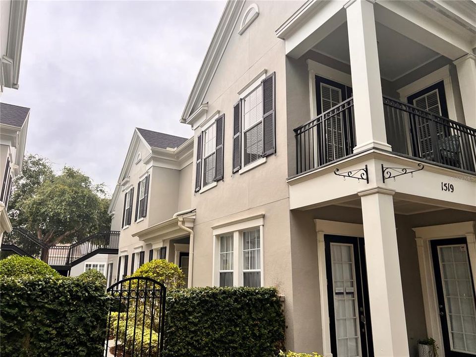Active With Contract: $1,499 (0 beds, 1 baths, 600 Square Feet)