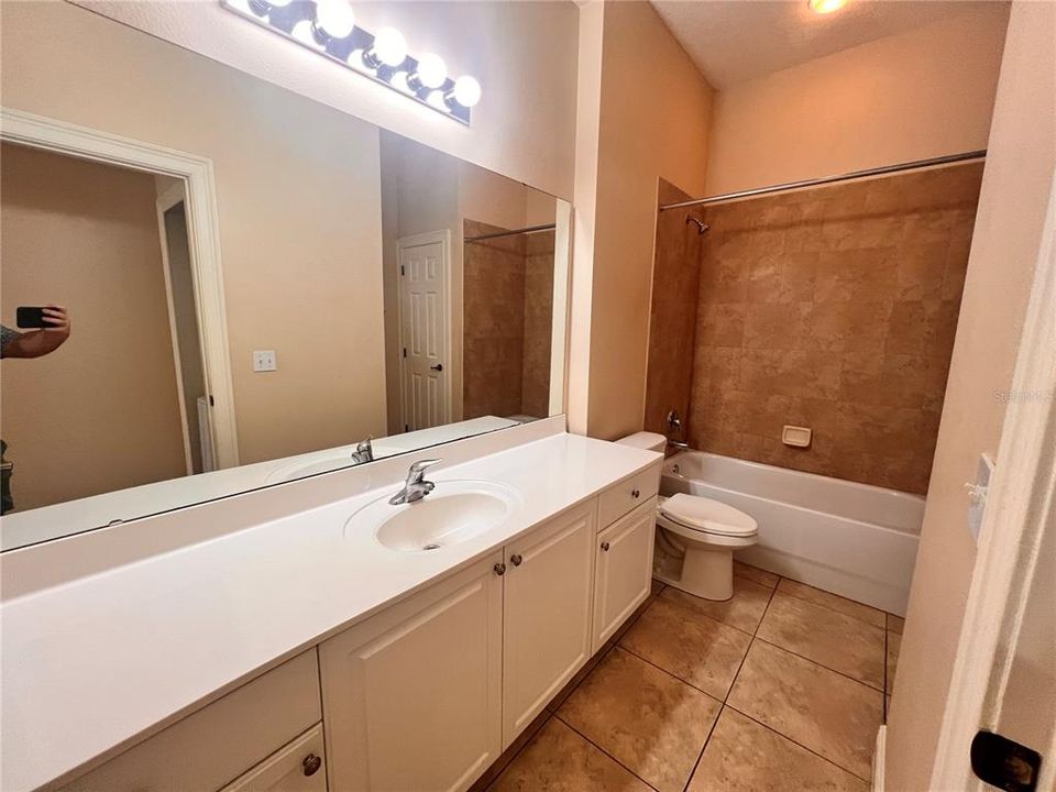 Active With Contract: $1,499 (0 beds, 1 baths, 600 Square Feet)