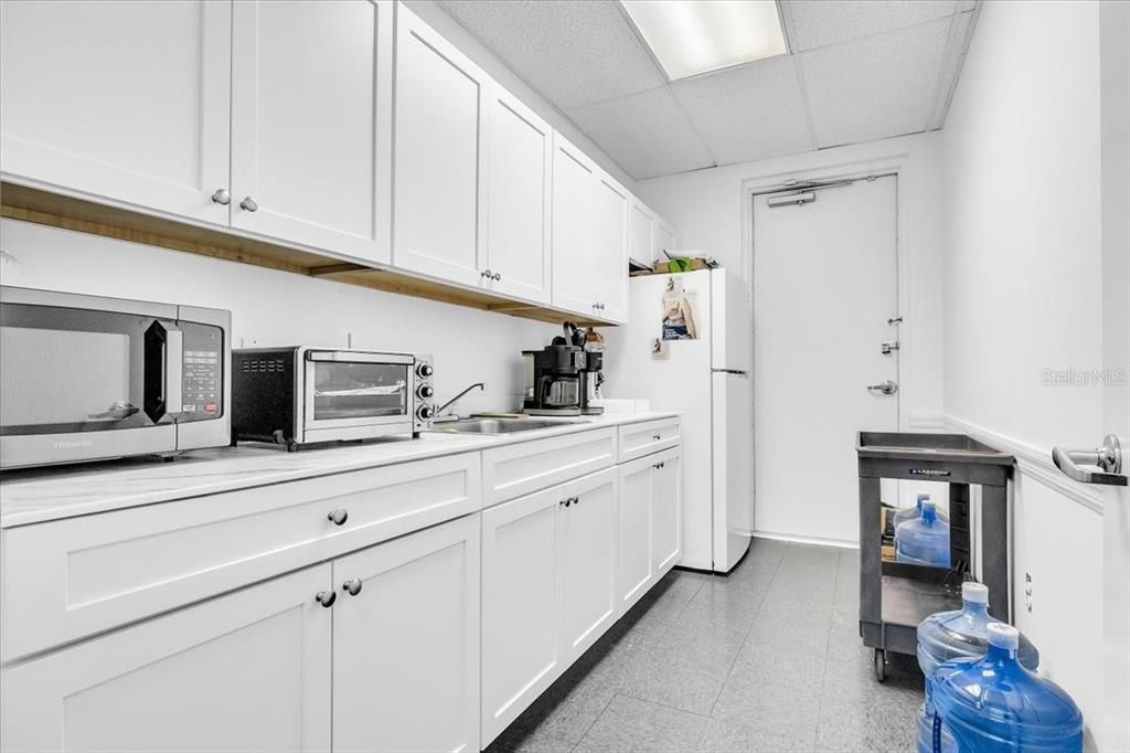 For Sale: $650,000 (0 beds, 0 baths, 3960 Square Feet)