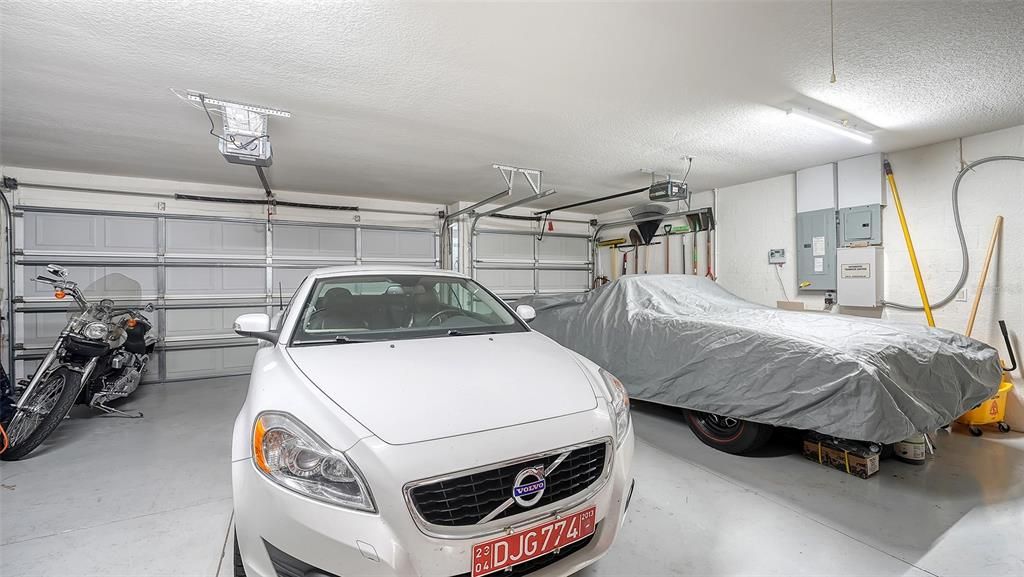 For Sale: $1,100,000 (5 beds, 3 baths, 3449 Square Feet)