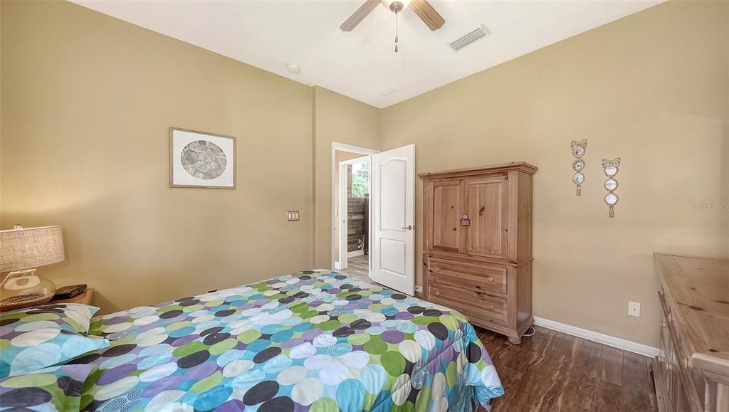 For Sale: $1,100,000 (5 beds, 3 baths, 3449 Square Feet)