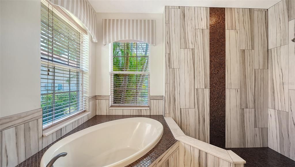 For Sale: $1,100,000 (5 beds, 3 baths, 3449 Square Feet)