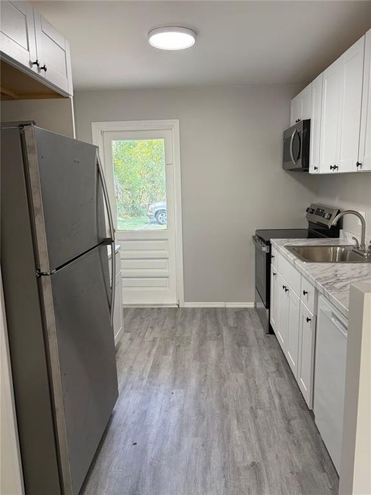 В аренду: $1,695 (2 спален, 1 ванн, 770 Квадратных фут)