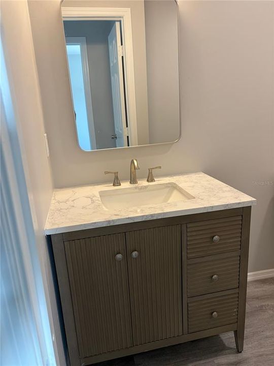 В аренду: $1,695 (2 спален, 1 ванн, 770 Квадратных фут)