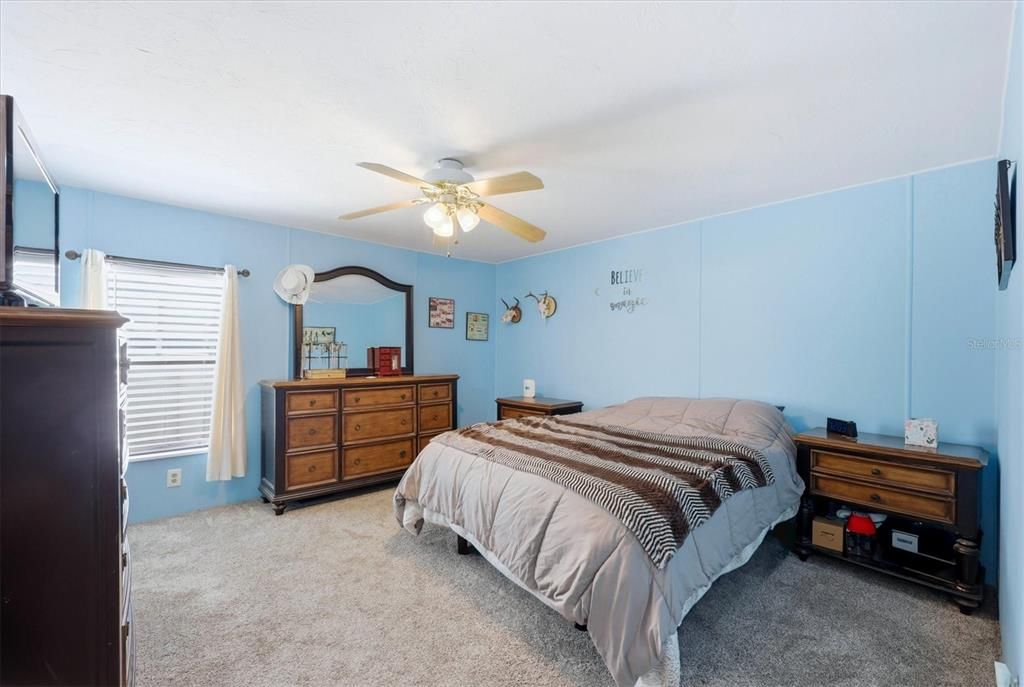 For Sale: $160,000 (2 beds, 2 baths, 936 Square Feet)