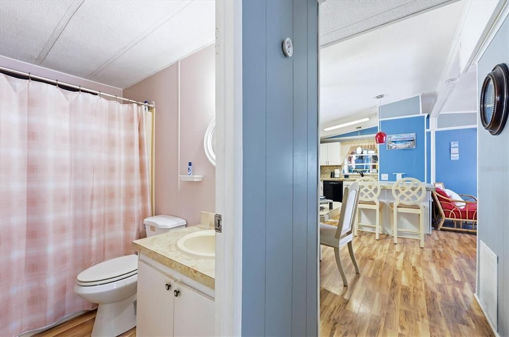 For Sale: $160,000 (2 beds, 2 baths, 936 Square Feet)