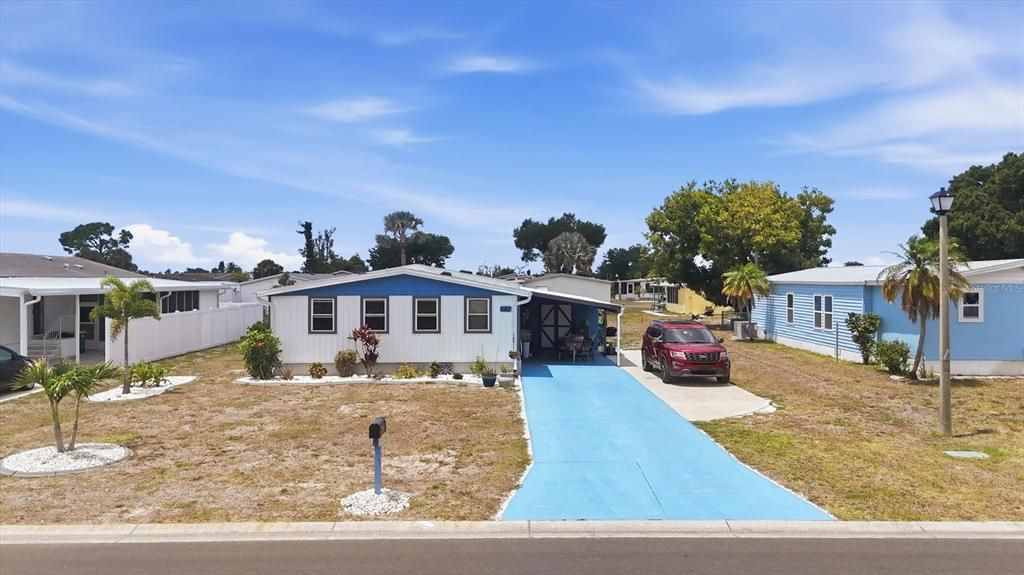 For Sale: $160,000 (2 beds, 2 baths, 936 Square Feet)