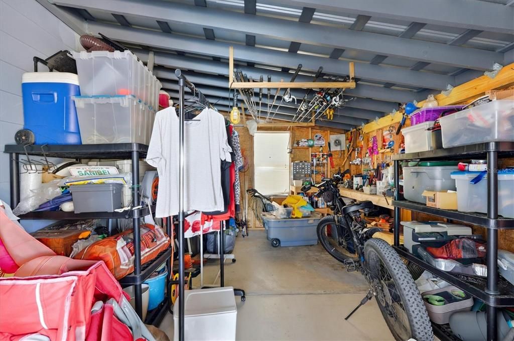 For Sale: $160,000 (2 beds, 2 baths, 936 Square Feet)