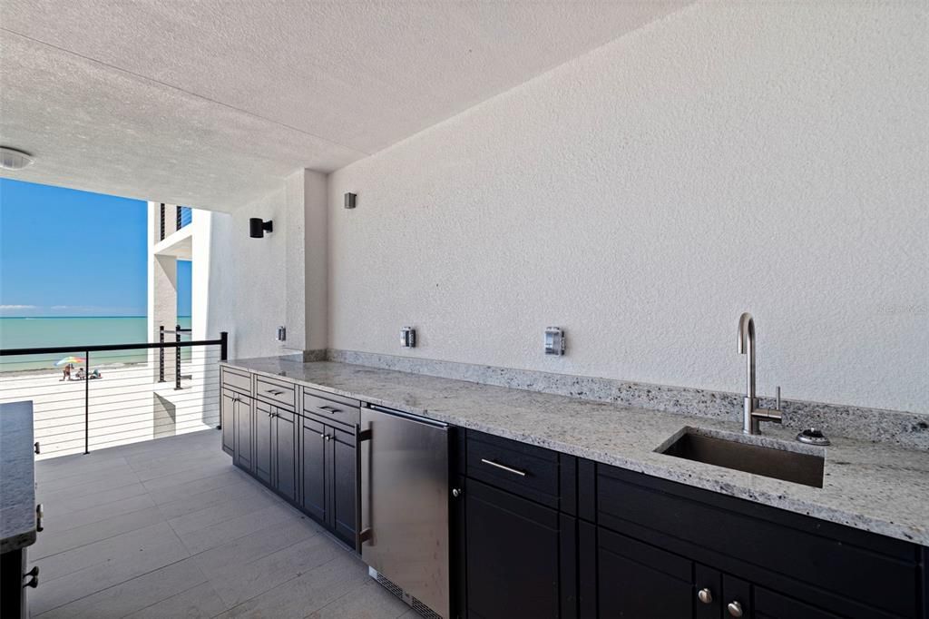 For Sale: $2,625,000 (3 beds, 3 baths, 1791 Square Feet)