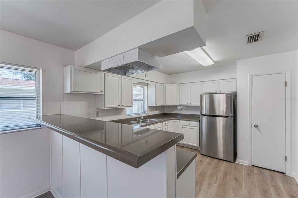 En Venta: $675,000 (4 camas, 0 baños, 1852 Pies cuadrados)