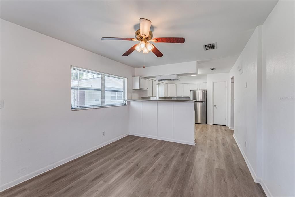 En Venta: $675,000 (4 camas, 0 baños, 1852 Pies cuadrados)