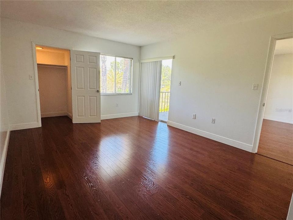 В аренду: $1,695 (2 спален, 2 ванн, 1054 Квадратных фут)