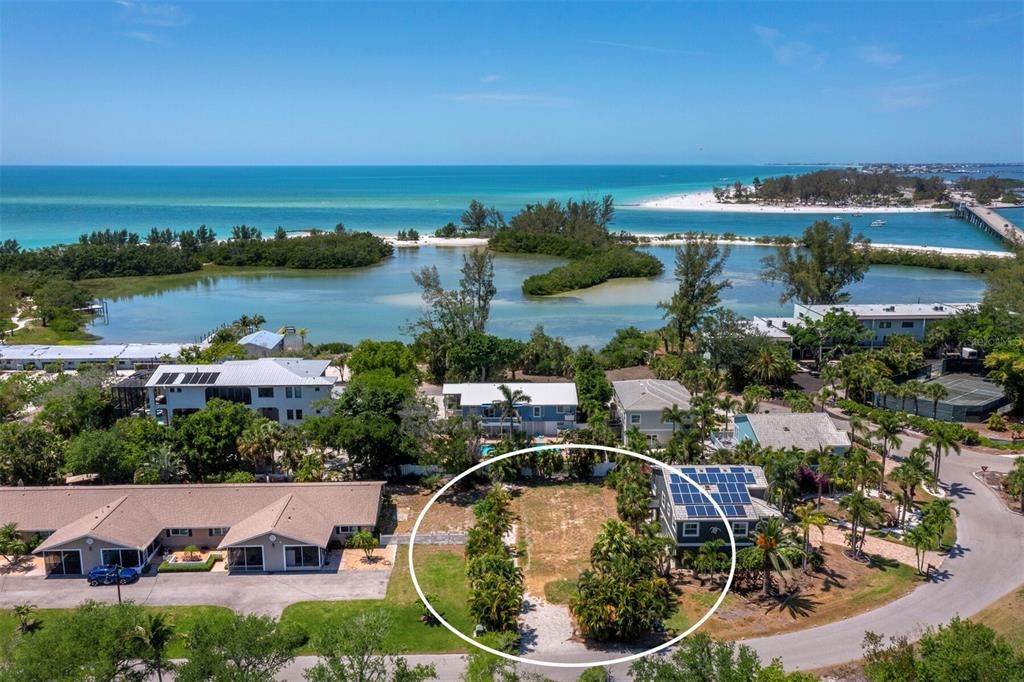 For Sale: $485,000 (0.14 acres)