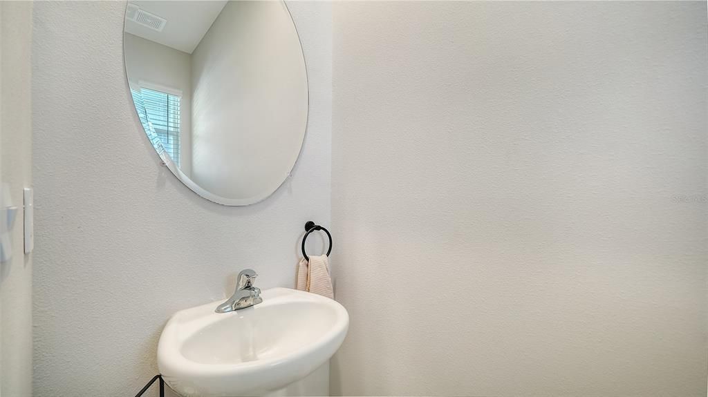 Active With Contract: $2,950 (3 beds, 2 baths, 1784 Square Feet)
