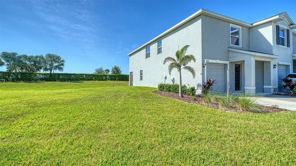 Active With Contract: $2,950 (3 beds, 2 baths, 1784 Square Feet)