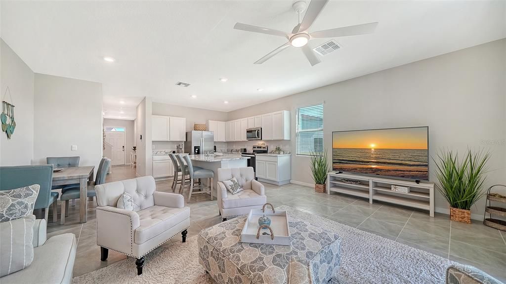 Active With Contract: $2,950 (3 beds, 2 baths, 1784 Square Feet)