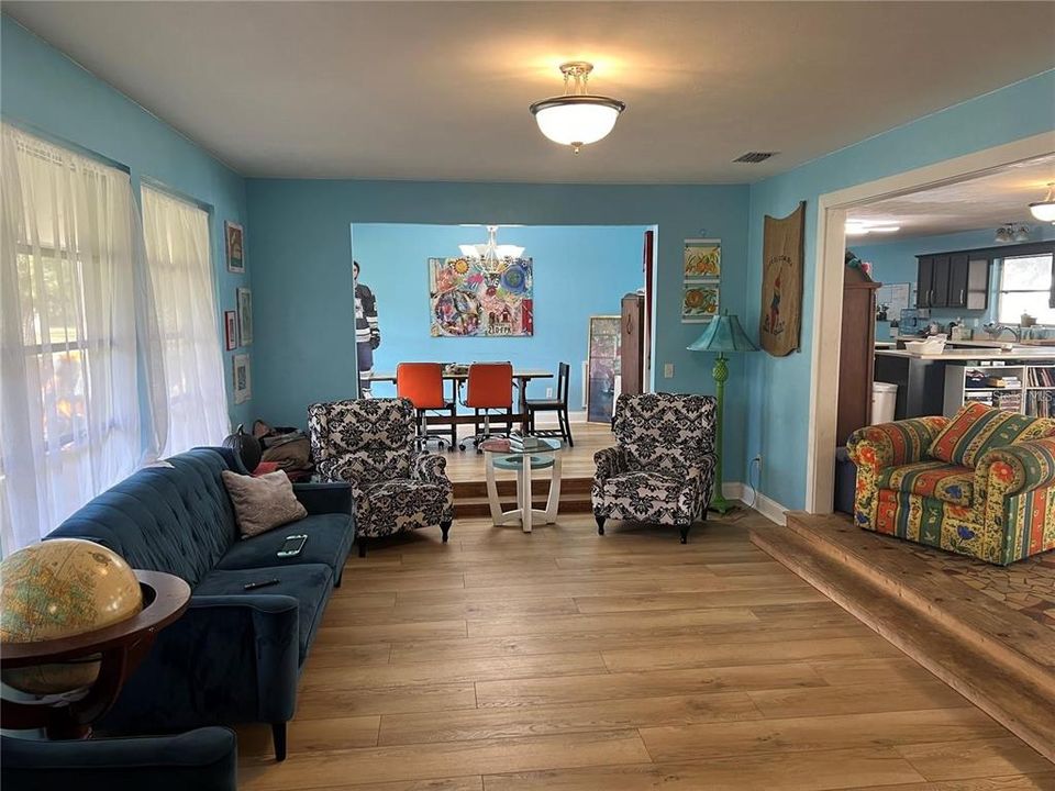 For Sale: $395,000 (3 beds, 2 baths, 2290 Square Feet)