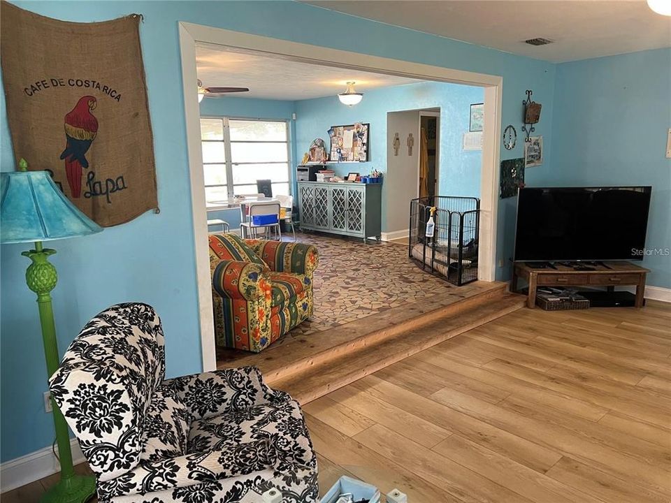 For Sale: $395,000 (3 beds, 2 baths, 2290 Square Feet)