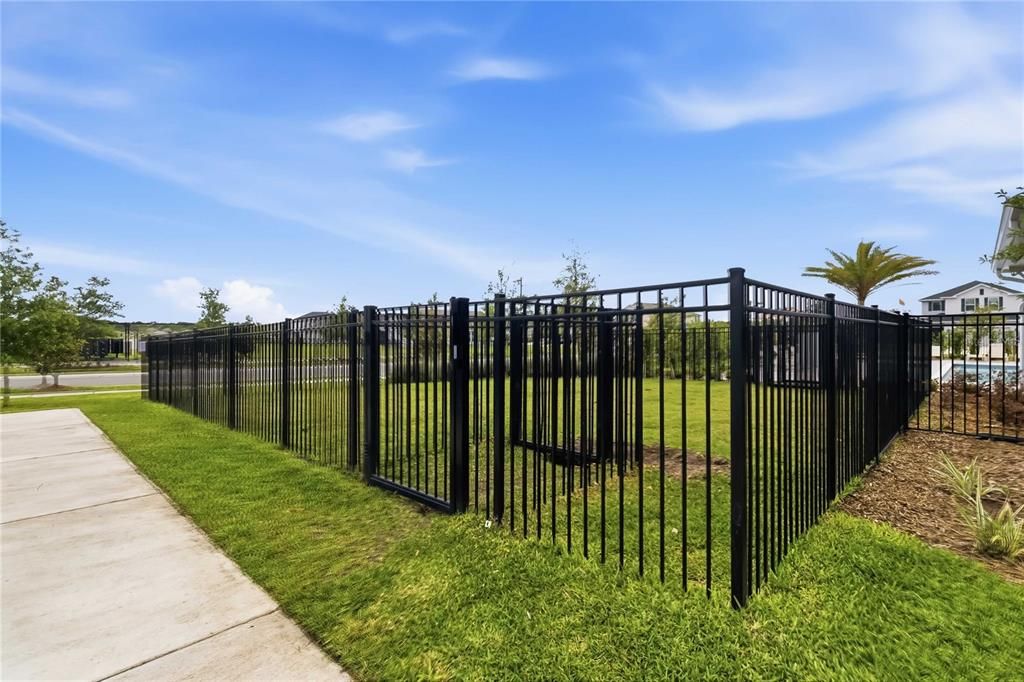 For Sale: $399,900 (4 beds, 2 baths, 1954 Square Feet)