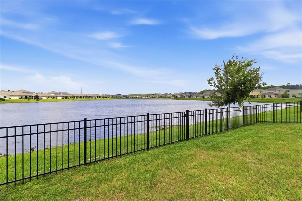 For Sale: $399,900 (4 beds, 2 baths, 1954 Square Feet)