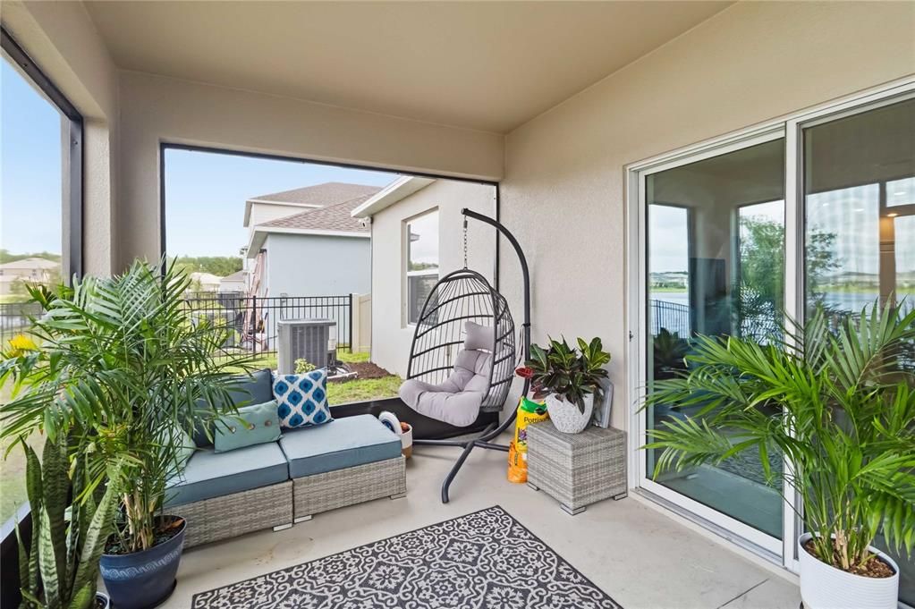 For Sale: $399,900 (4 beds, 2 baths, 1954 Square Feet)