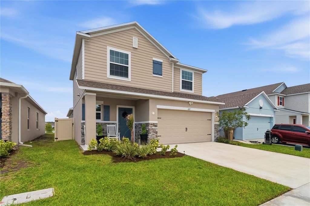 For Sale: $399,900 (4 beds, 2 baths, 1954 Square Feet)