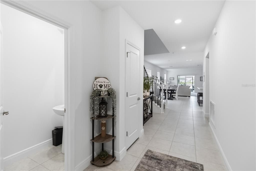 For Sale: $399,900 (4 beds, 2 baths, 1954 Square Feet)