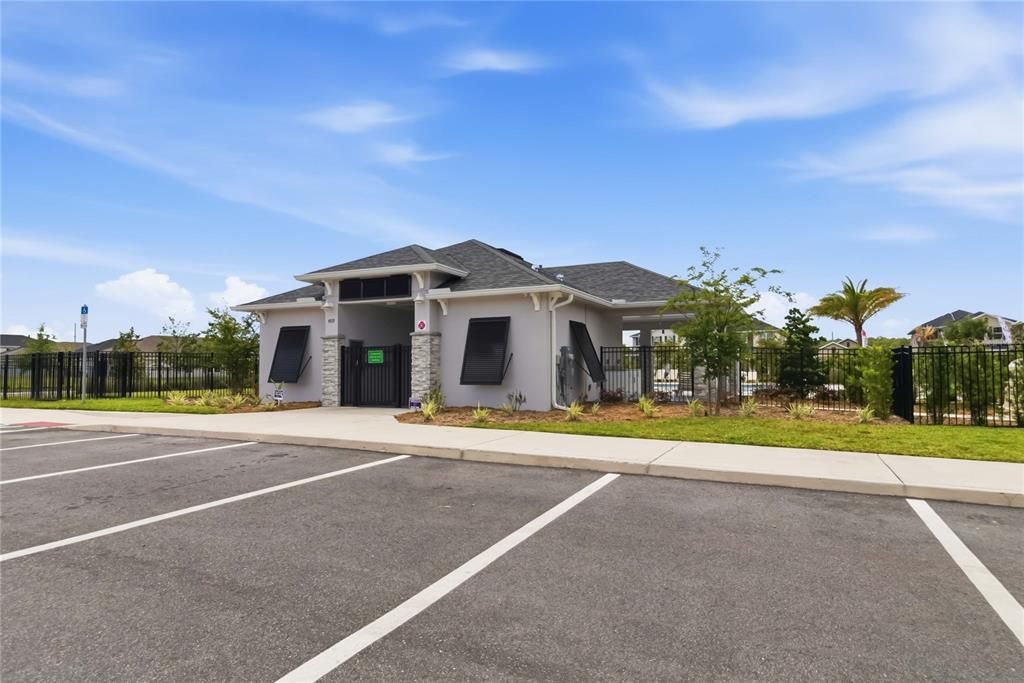 For Sale: $399,900 (4 beds, 2 baths, 1954 Square Feet)