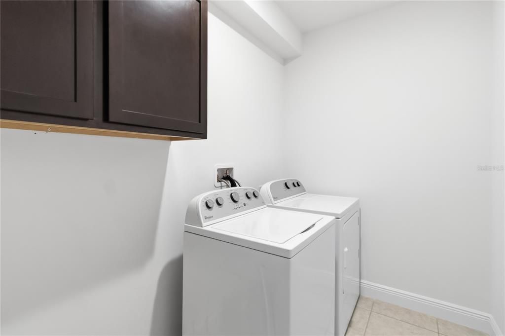 For Sale: $399,900 (4 beds, 2 baths, 1954 Square Feet)